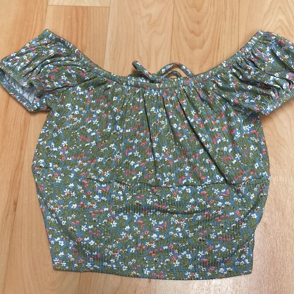 LOVE TREE ruched bust tie front shirt size medium - Picture 3 of 4